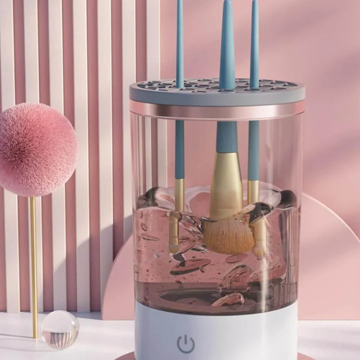 Pastro brushat e make-up-it për disa sekonda-Pastro brushat e make-up-it për disa sekonda
