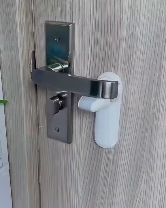 Child Safety Door Handle Lock – Mbrojtje për Fëmijët, Lehtë për të Instaluar dhe Përdorur-Child Safety Door Handle Lock – Mbrojtje për Fëmijët, Lehtë për të Instaluar dhe Përdorur